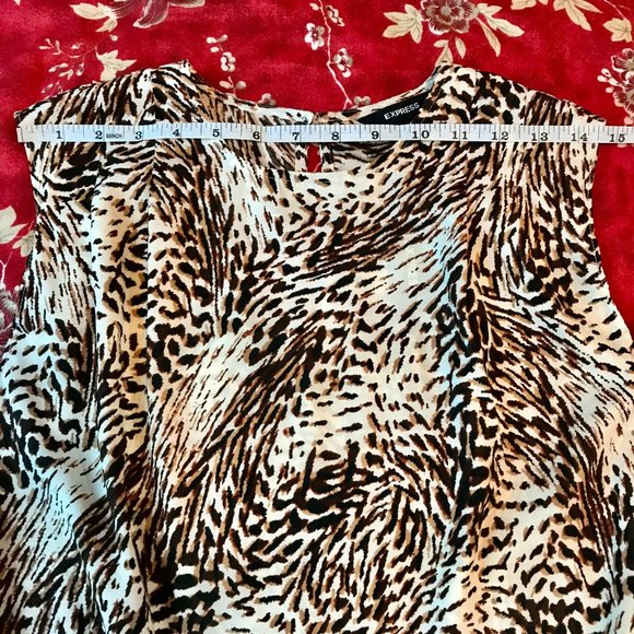 *NWT* Silky Animal Print Pleated Shoulder Shirt-Tail Hem Blouse by Express - Picture 14 of 16